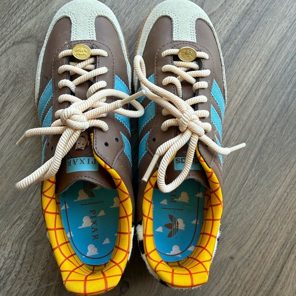 adidas Shoes - Women’s Toy Story woody samba adidas